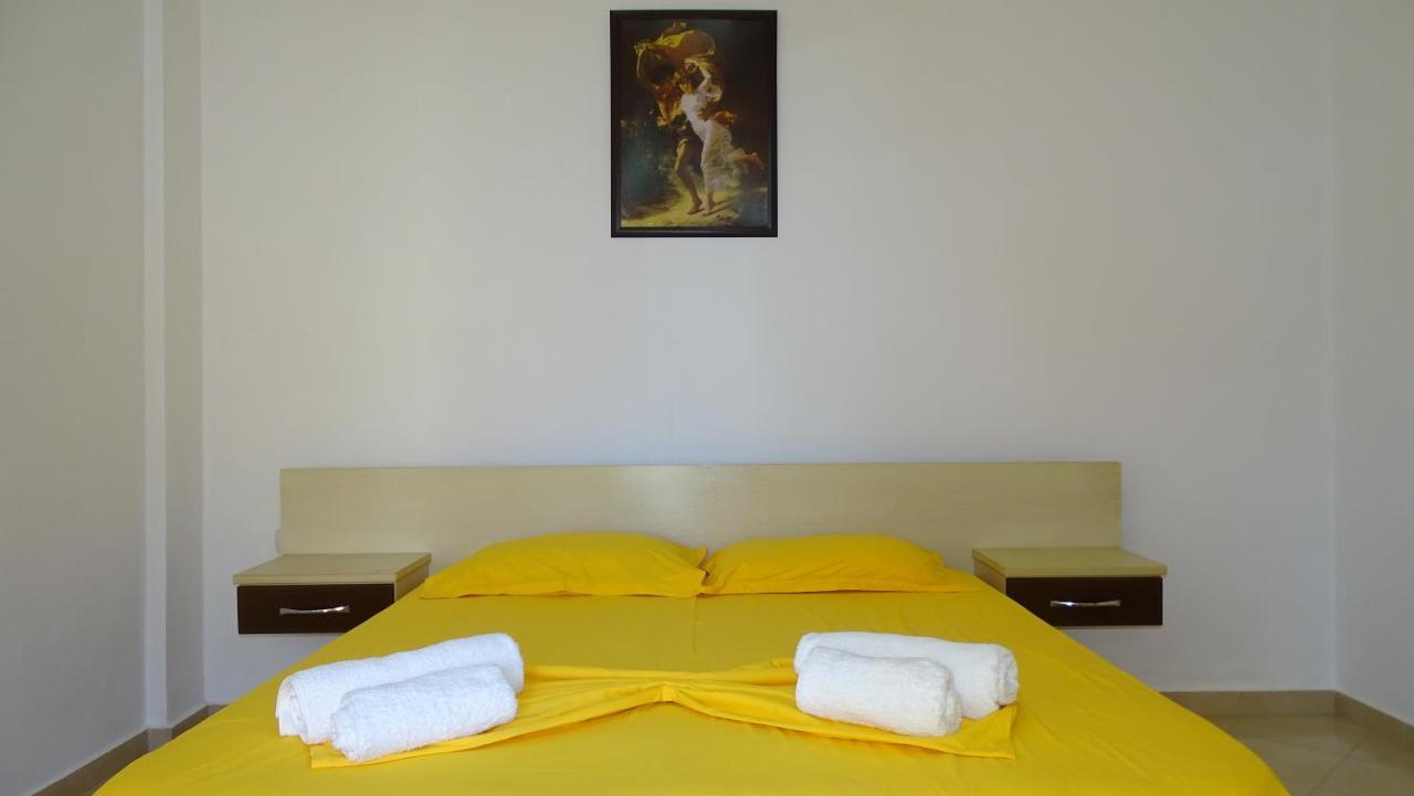 Hotel Arsenal クサミル エクステリア 写真